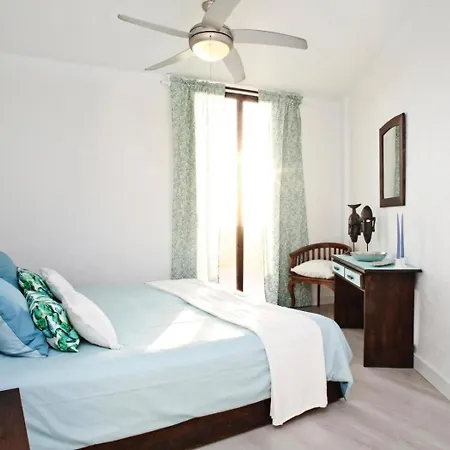 Paradise Court 24 *