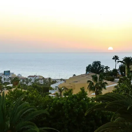 Apartment Paradise Court 24 *